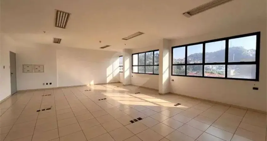 Sala comercial para alugar na Rua Frei Gaspar, Centro, Santos