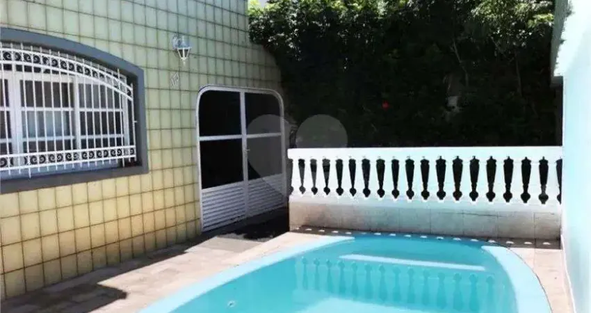 Casa com 3 quartos à venda na Rua Guaibê, Aparecida, Santos