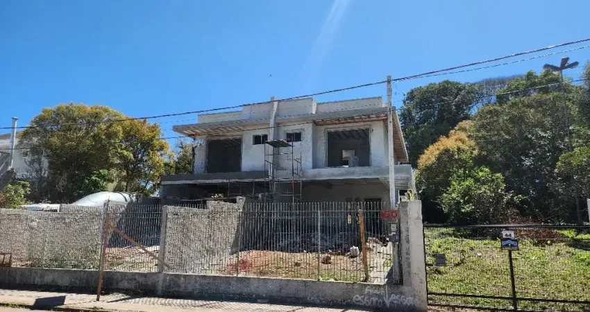 Sobrados com edícula e ampla área externa à venda no aristocrata