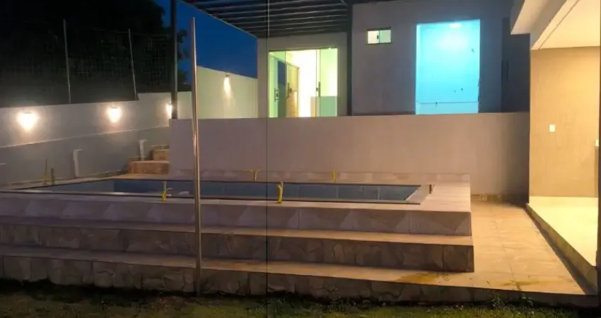 Linda casa de alto padrão em arniqueira – condomínio fechado.