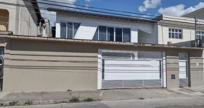 Casa com 3 quartos à venda na Rua Nilo Garcia Alabarce, Jardim São Pedro, Mogi das Cruzes