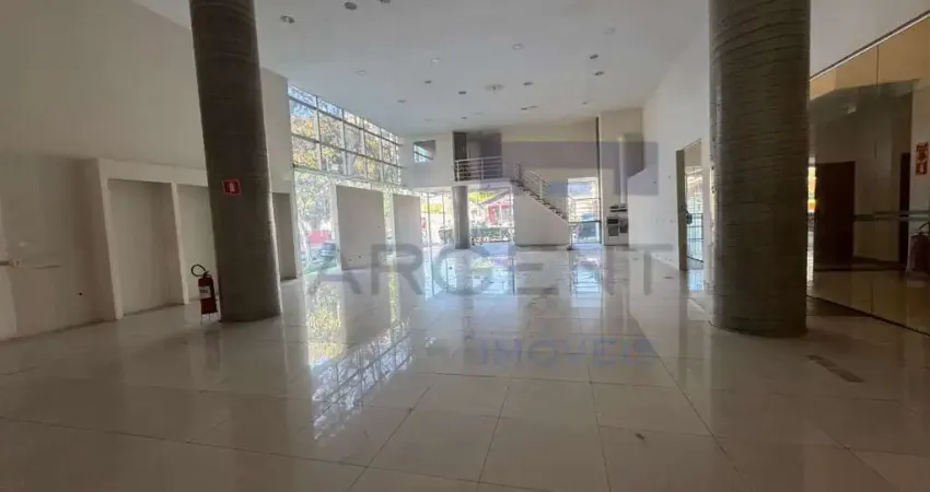 Oja comercial com 200 m² + mezanino em condomínio com segurança 24h