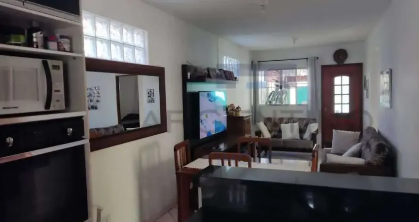 Linda casa de esquina com 3 quartos e garagem - pronta para morar!