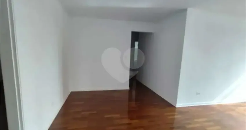 Apartamento com 3 quartos para alugar na Rua Girassol, Vila Madalena, São Paulo