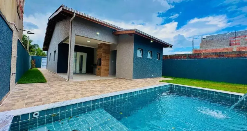 Casa isolada com dormitórios com piscina, em itanhaém próximo a praia.