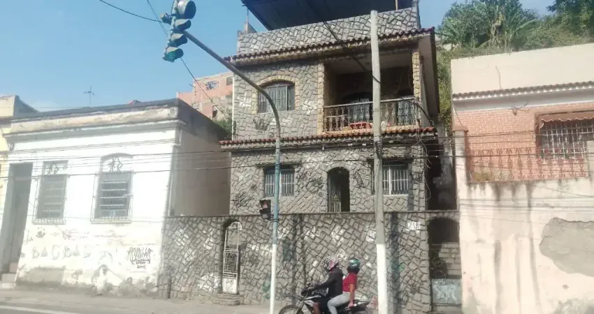 Casa à venda na Rua Noronha Torrezão, 616, Santa Rosa, Niterói