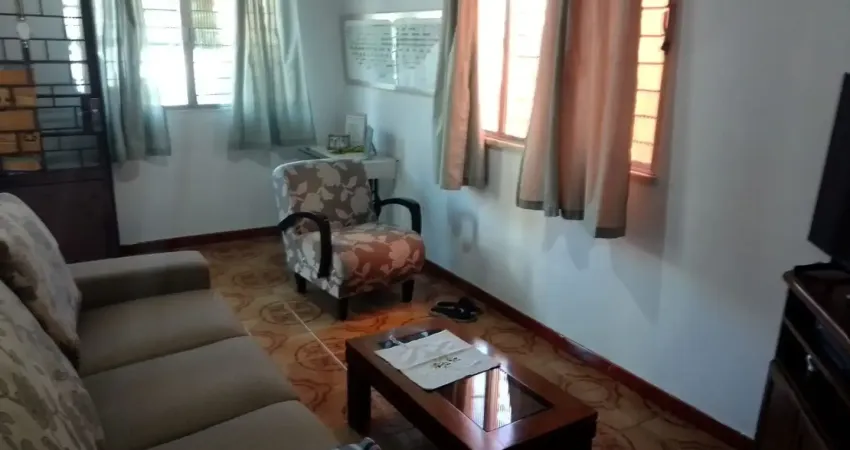 Excelente casa duplex com 6 quartos 2 suítes, areaa gourmet, piscina localização privilegiada
