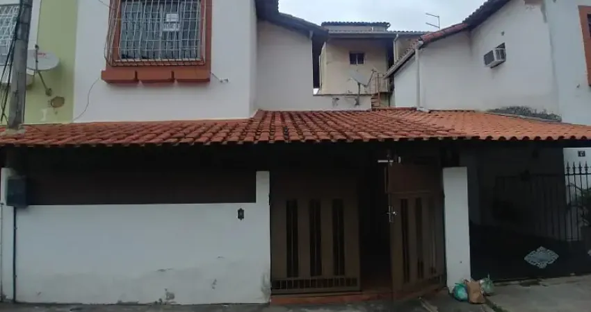 Casa em condomínio fechado (mini condomínio)localização: bairro camarão, são gonçalo