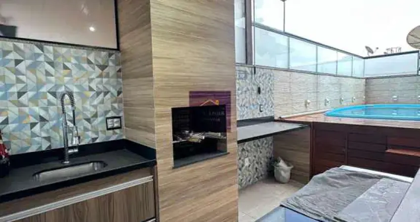 Cobertura duplex com 2 quartos sendo 1 suíte, piscina e churrasqueira