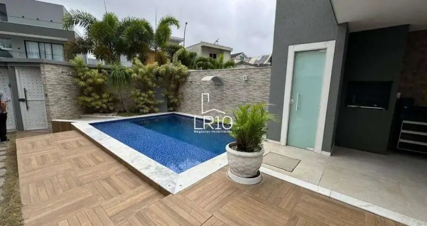 Oportunidade imperdível de adquirir ou alugar uma casa triplex com 400m², localizada a poucos metros da praia do recreio dos bandeirantes.