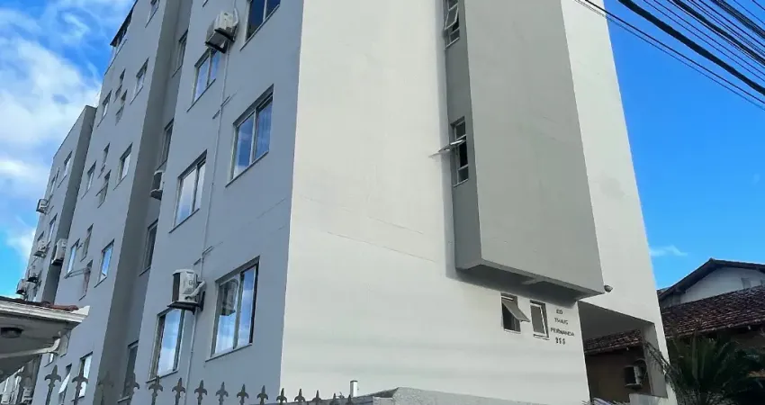 Apartamento com 2 quartos à venda na Rua Antônio Basil Schroeder, Barreiros, São José