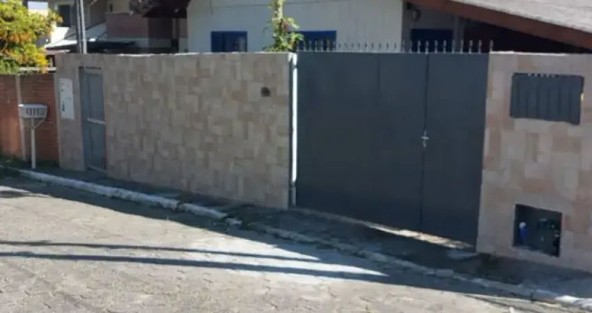 Terreno a venda em sambaqui em ótima localização e posição com viabilidade