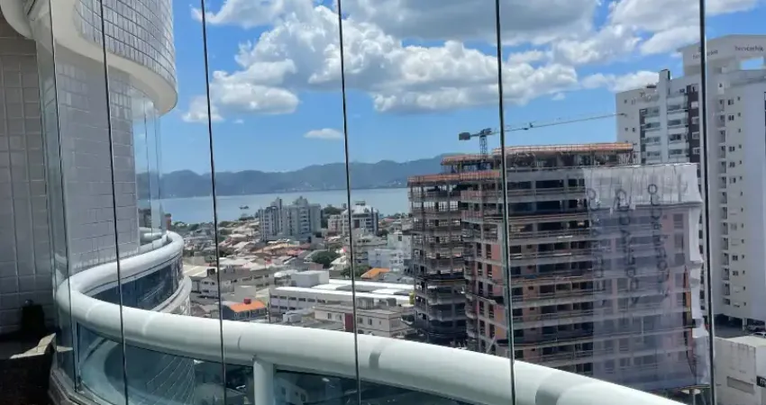 Apartamento à venda de 3 quartos com suíte no bairro estreito em florianópolis com 2 vagas