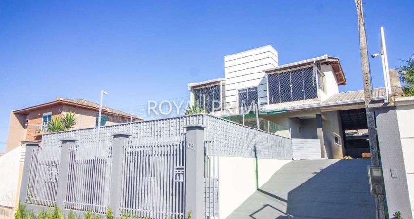 Casa de Rua com Amplo Terreno, Edícula e 4 dormitórios à venda, 247 m² - Atuba - Curitiba/PR