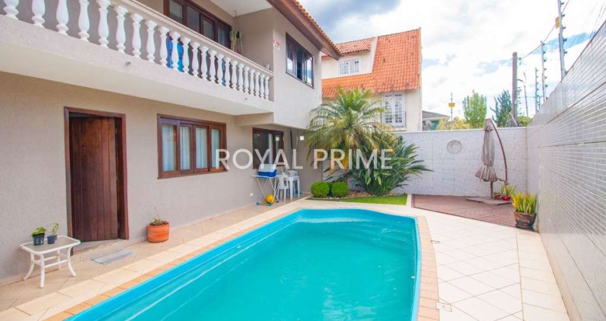 Sobrado Triplex em Condomínio com Quintal e Piscina e 3 dormitórios à venda, 228 m² por R$ 970.000 - Santa Felicidade - Curitiba/PR