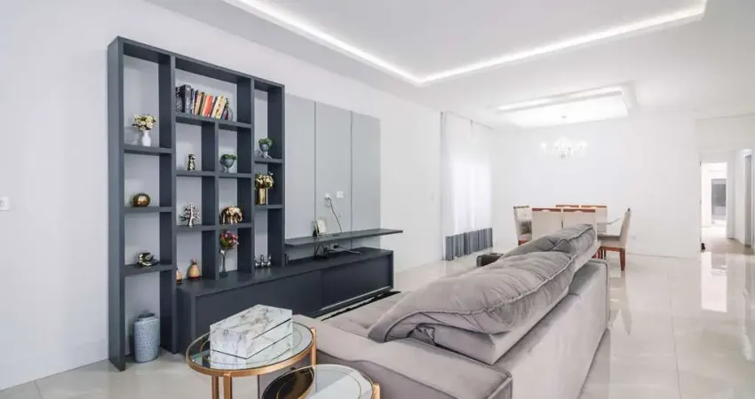 Casa de Rua com Edícula, Piscina e 3 quartos à venda e locação, 263 m² - Centro - Quatro Barras/PR