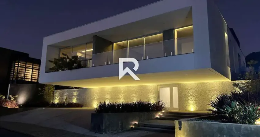 Casa de alto padrão com Amplo Jardim, 3 Suítes, Venda, 475 m² - Santa Felicidade - Curitiba/PR