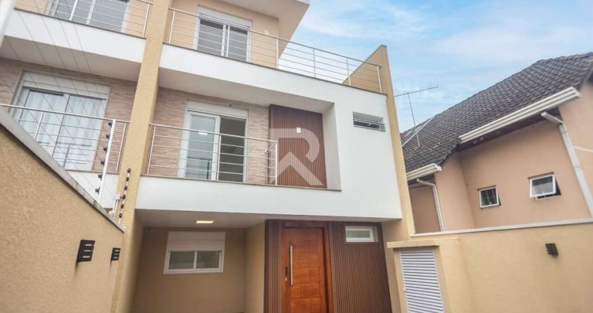 Casa moderna com jardim, 3 quartos, 2 Vagas para locação – Santo Inácio, Curitiba/PR