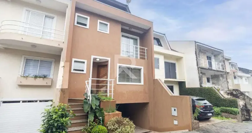 Sobrado em condomínio, 3 quartos sendo 1 suíte, 2 vagas – 169,49 m² - Campo Comprido - Curitiba/PR
