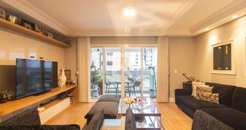 Apartamento Mobiliado em Cond. Clube com 3 suítes para aluguel - 160m2 - Água Verde, Curitiba-PR