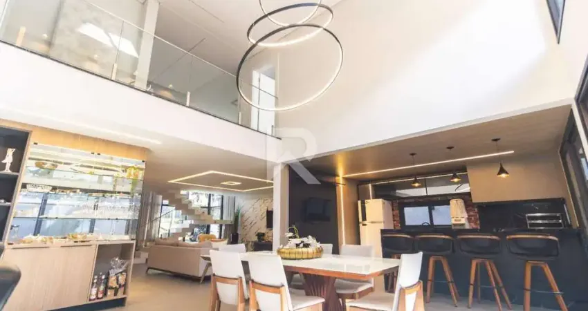 Casa de Condomínio com Jardim, 3 Quartos, 4 Vagas à venda, 297 m² - Santa Felicidade - Curitiba/PR