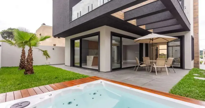Casa de Condomínio com Vista Livre, 3 Suítes 4 Vagas à venda, 292 m² - Tingui - Curitiba/PR