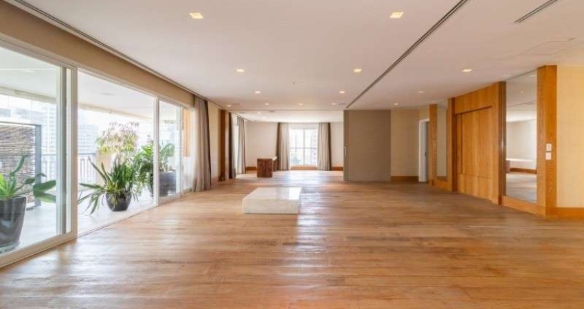 Apartamento com 2 suítes 6 vagas a venda no Itaim Bibi