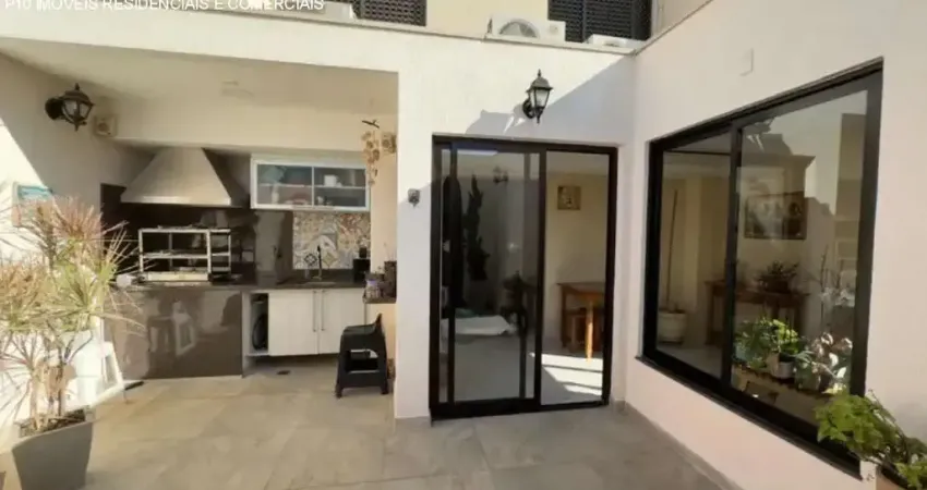 Com 174 m², distribuída em 2 andares e projetada para oferecer conforto, elegância e praticidade. o imóvel conta com 3 dormitórios, sendo que um deles