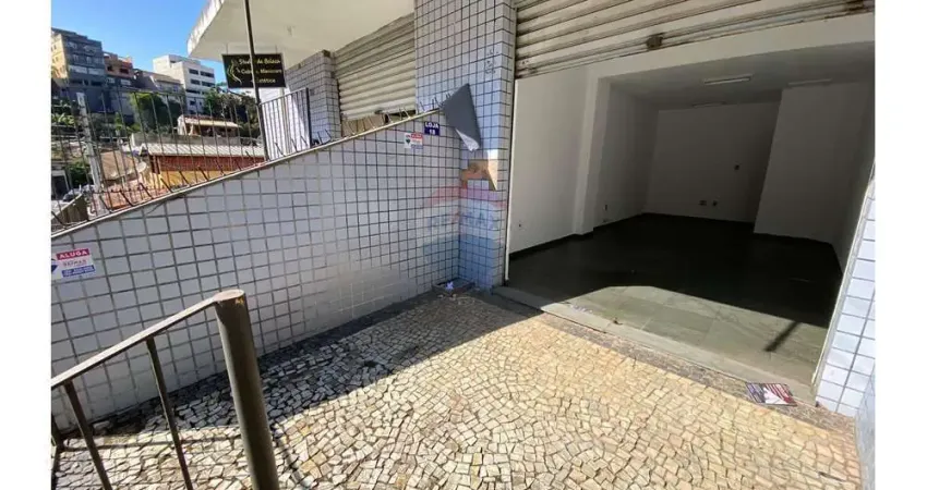 Loja com 37 m² para locação no bairro Teixeiras - próximo ao UP SIDE Cascatinha esquina com a principal rua do bairro.