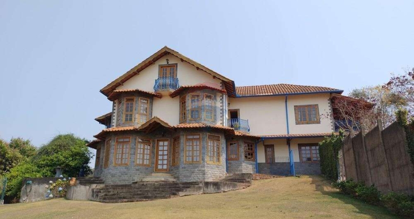 Residência de Alto Padrão em Lambari - 6 Dormitórios, 2 suítes e área gourmet.
