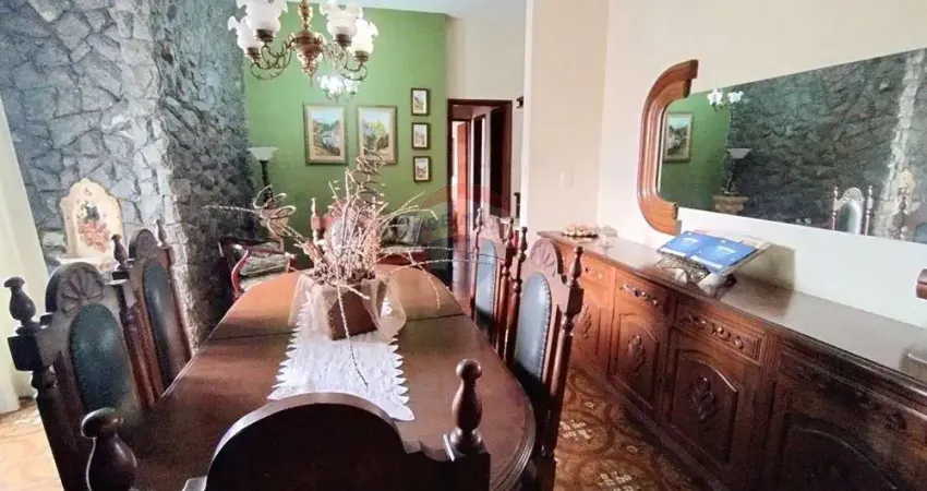 Casa à venda, no bairro Santa Catarina, 4 quartos, duas salas e duas cozinhas, além de um terraço gourmet.