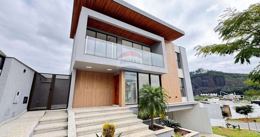 Casa de Alto Padrão no Estrela Alta, com 4 suítes, gourmet e piscina, condomínio clube.
