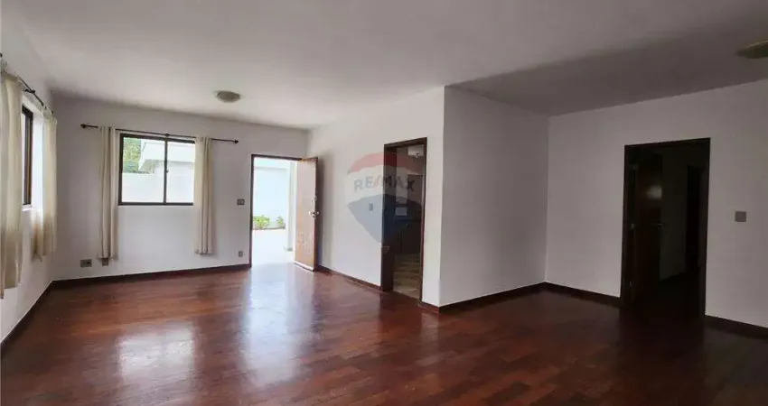 Casa 4 quartos, 2 suítes, espaço gourmet, piscina, Condomínio fechado, Novo Horizonte, Juiz de Fora