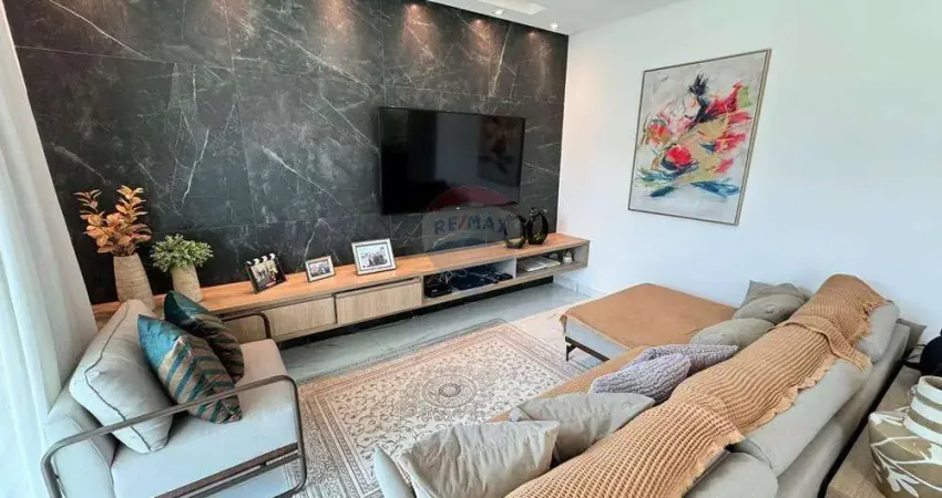 Casa toda planejada com 3 quartos com suíte, sendo uma suíte máster, sala com dois ambientes, cozinha, lavanderia, área gourmet com piscina e 3 vagas
