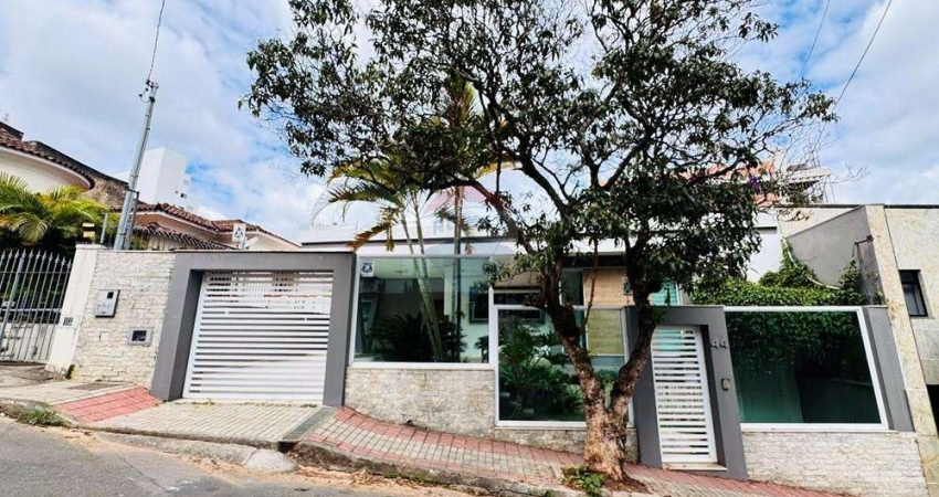 Alugue sua casa dos sonhos no Bom Pastor, 3 quartos, área gourmet e muito conforto, 3 vagas de garagem.