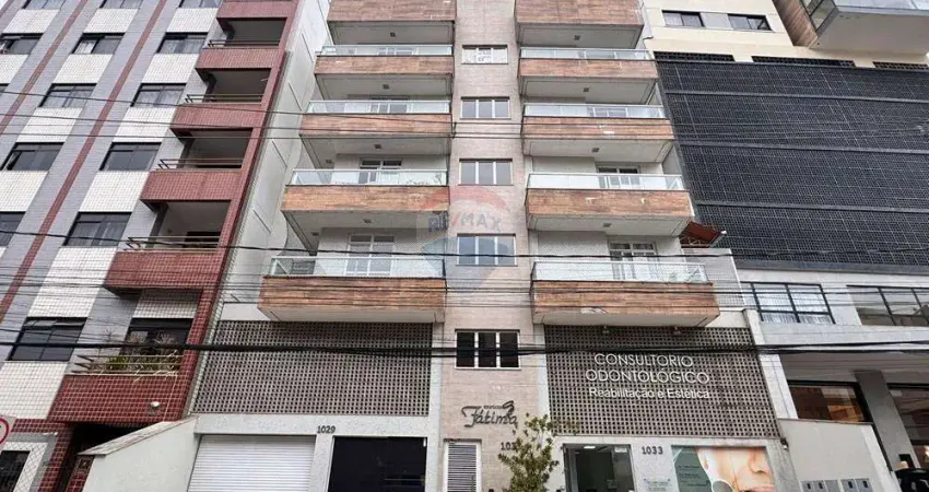 Apartamento para Locação, 2 Quartos, sendo uma Suíte, sala com varanda, 1 vaga de garagem, dois lances de escada.