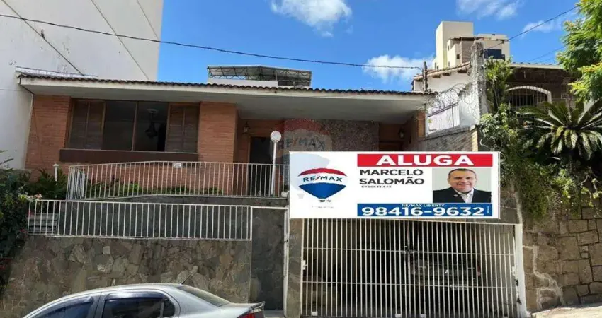 Casa comercial para locação no centro/santa helena - 15 cômodos - 2 vagas local com grande trafego de veículos.