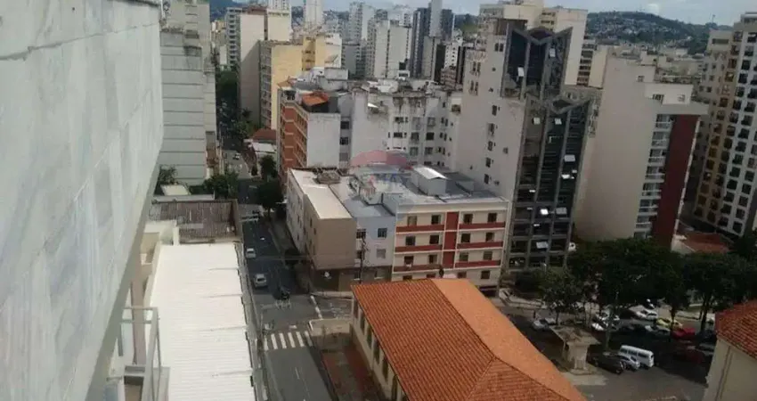 Apartamento 3 quartos, 3 banheiros no coração do centro – atrás da igreja catedral