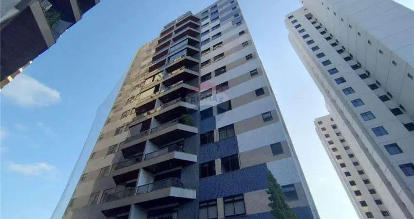 Cobertura reformada, com 4 quartos (2 suítes), em condomínio fechado e seguro, 2 vagas, no bairro bom pastor .