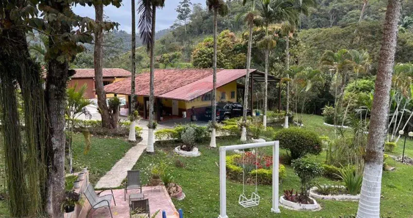 Sítio encantador no salva terra – 1.500 m² de lazer com piscina e natureza ao redor