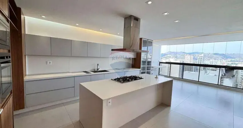 Apartamento de 3 quartos com 3 suítes, 3 vagas de garagem, elevador na rua tiradentes.