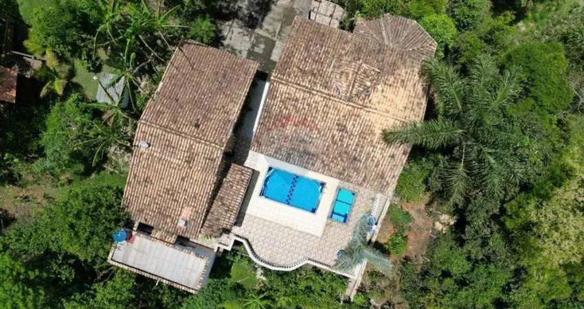 Casa em meio à natureza em juiz de fora, condomínio vale da serra