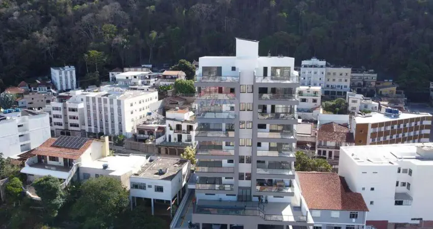 Apartamento com 3 quartos, sendo 3 suítes, 4 vagas de garagem, vista deslumbrante, 12 apartamentos. área de lazer com piscina e salão de festas.