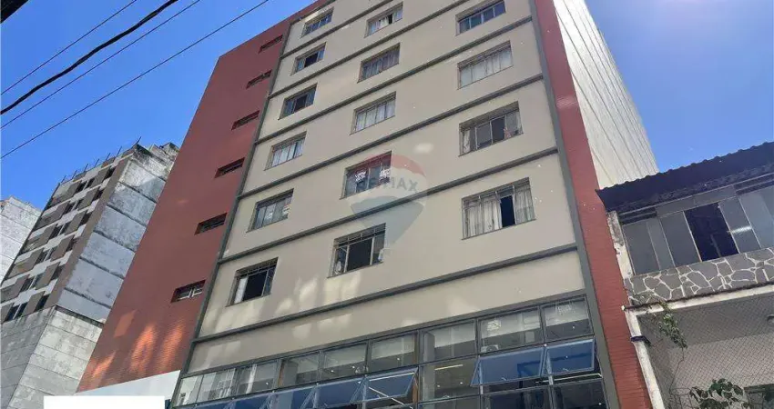 Excelente apartamento com 2 quartos, sala, cozinha com armário, lavanderia, banheiro social com box e espelho