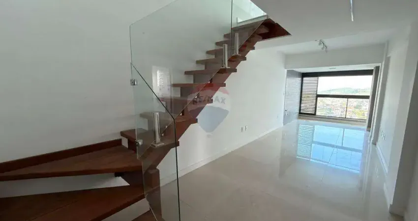 Cobertura duplex com 4 suítes e varanda gourmet, 3 vagas de garagem no estrela sul.