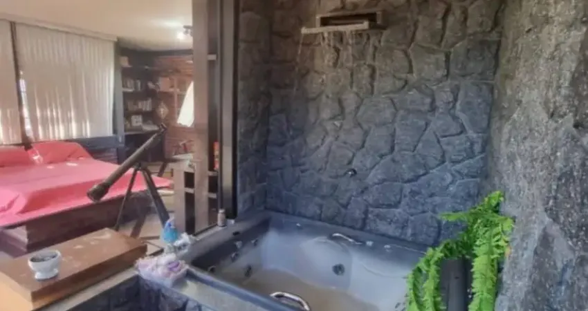 Casa grande e bem localizada no bairro mirante das agulhas, resende