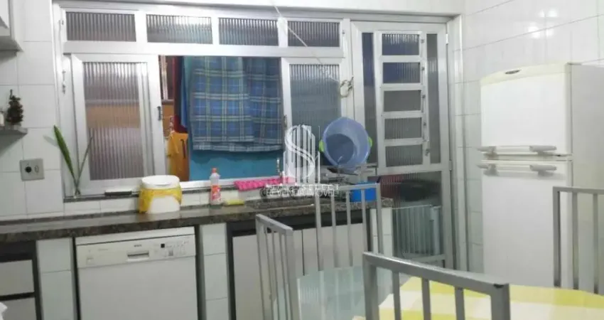 Pinheiros - casa assobradada de 180m² 3 dormitórios e 2 banheiros.