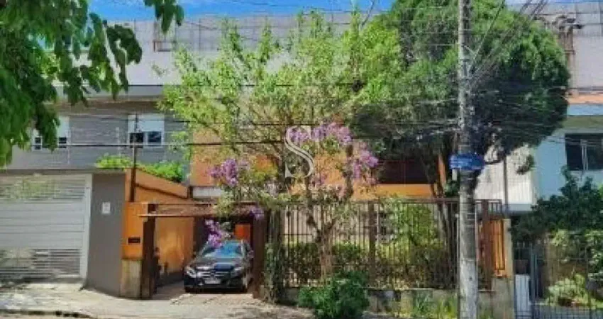 Casa à venda em são paulo-sp, alto de pinheiros  3 quartos, 1 suíte, 3 banheiros, 1 vaga, 237m² de área