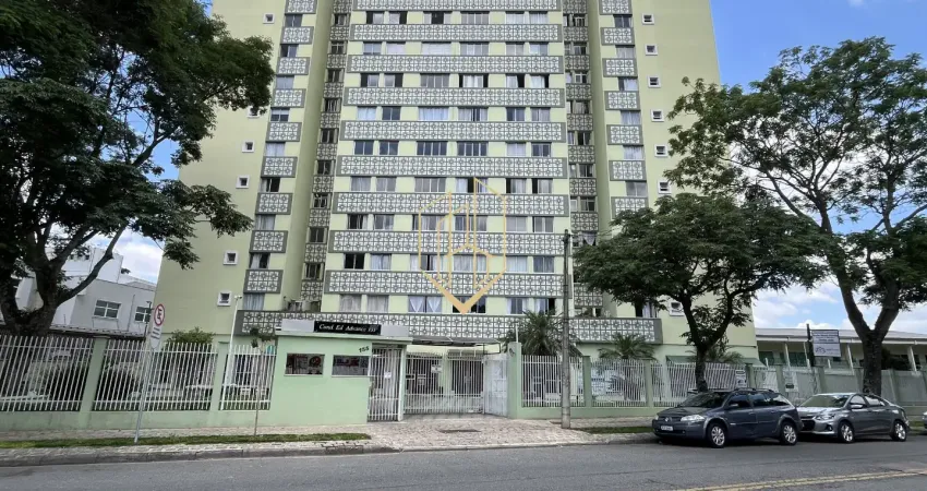 Apartamento para retrofit com 3 dormitórios e 1 vaga no portão