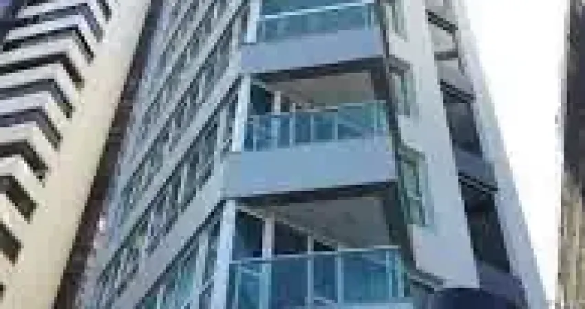 Apartamento amplo disponivel para venda na beira mar de boa viegm na melhor localização da praia